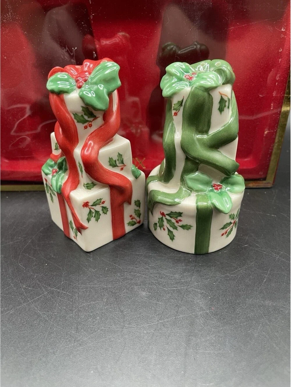 LENOX  Holiday Christmas Presents Gifts Salt and Pepper Shakers Boxed